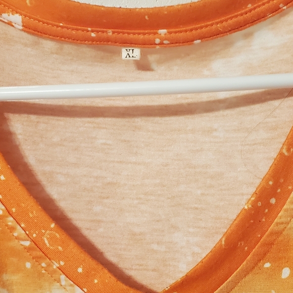 Ladies XL Graphic top - Picture 2 of 2